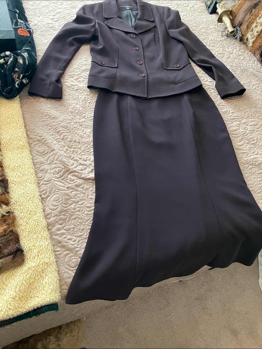 Woman’s Dark Brown Suit w/Maxi Skirt w/flare. Fully lined. Dry Clean Only.